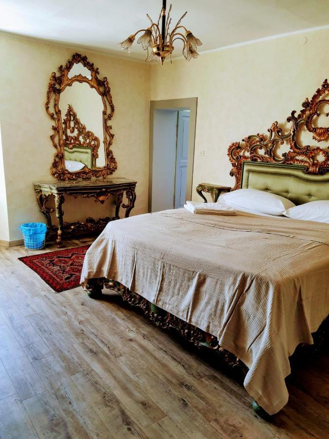 Casale Storico Enzo Villa Castelnuovo del Garda Luaran gambar